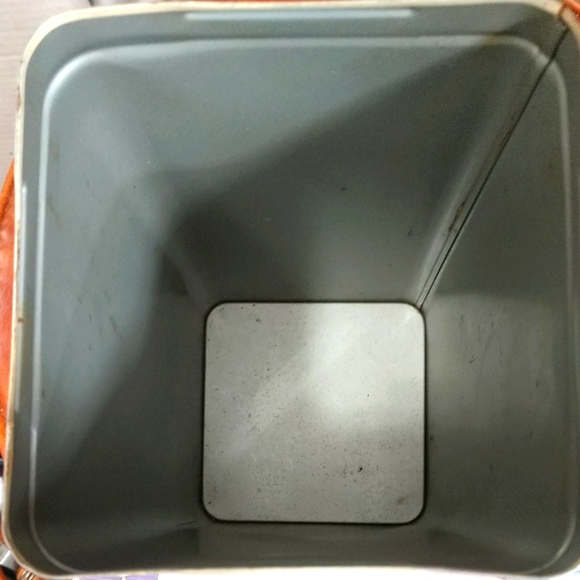 ❌❌Sold❌❌Metal Canister Nabisco Premium Saltine Crackers Tin Box Vintage 1969 - Picture 8 of 12